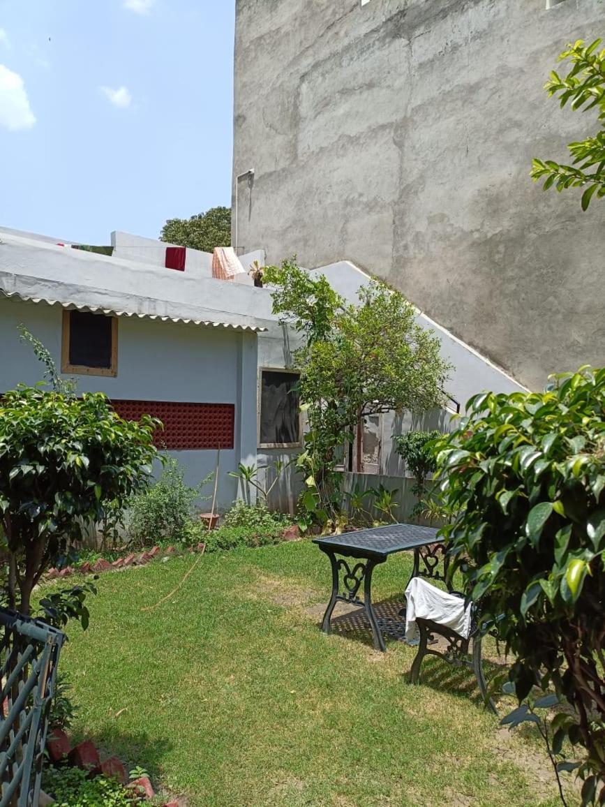 Tourist Guest House Amritsar Exteriör bild