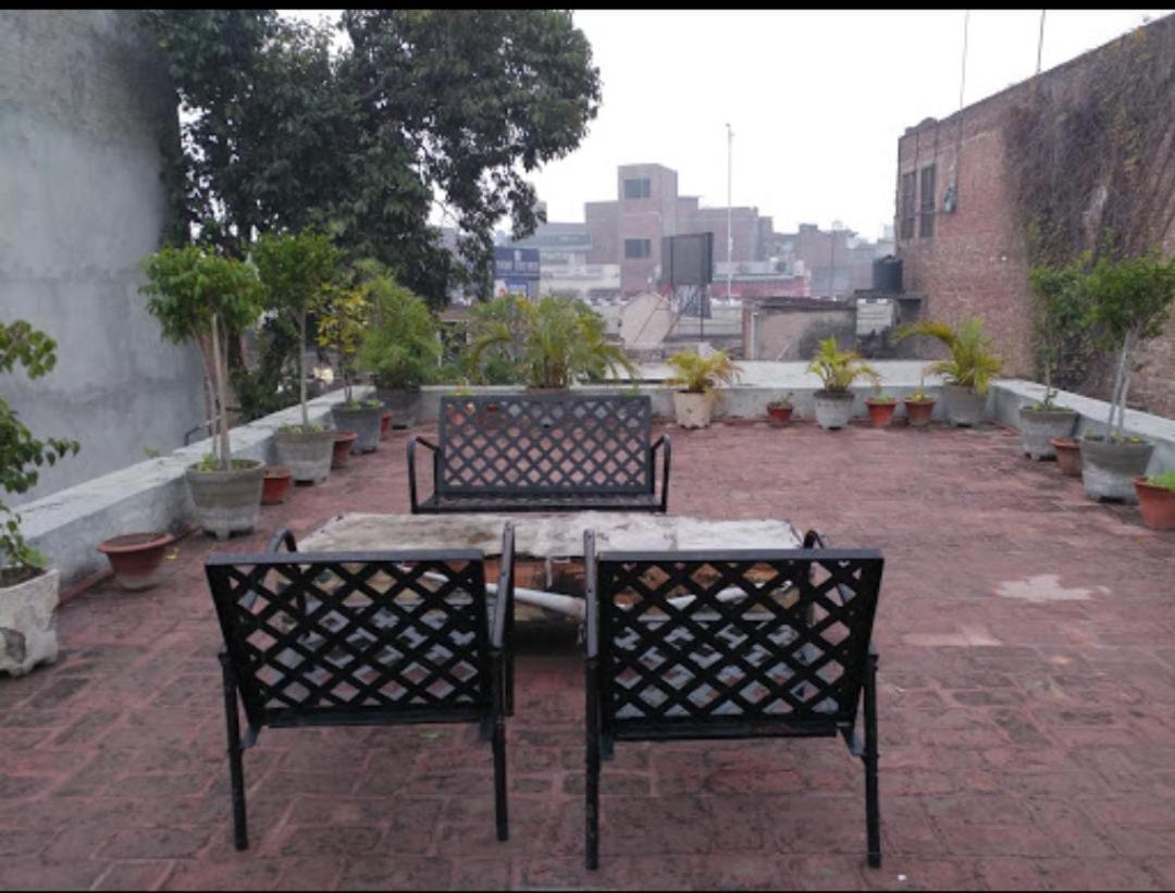 Tourist Guest House Amritsar Exteriör bild