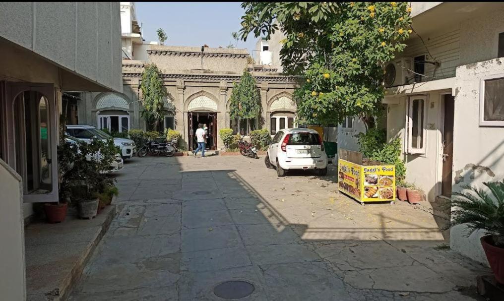 Tourist Guest House Amritsar Exteriör bild