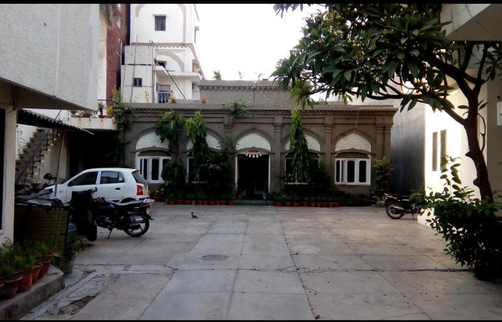 Tourist Guest House Amritsar Exteriör bild
