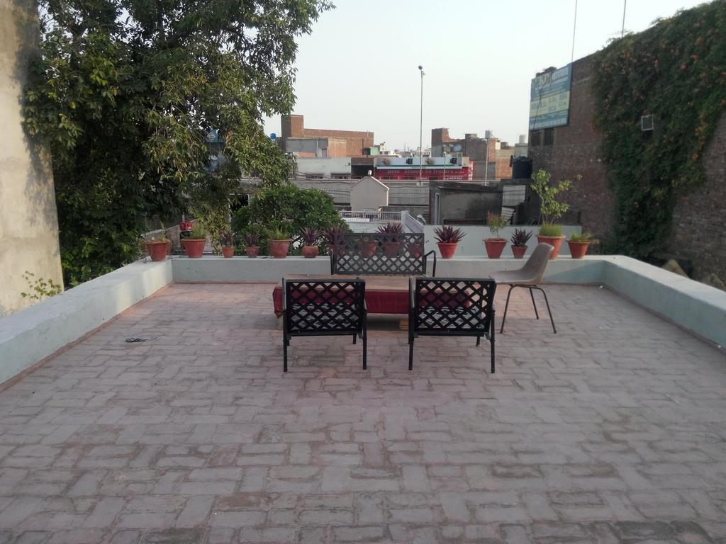 Tourist Guest House Amritsar Exteriör bild