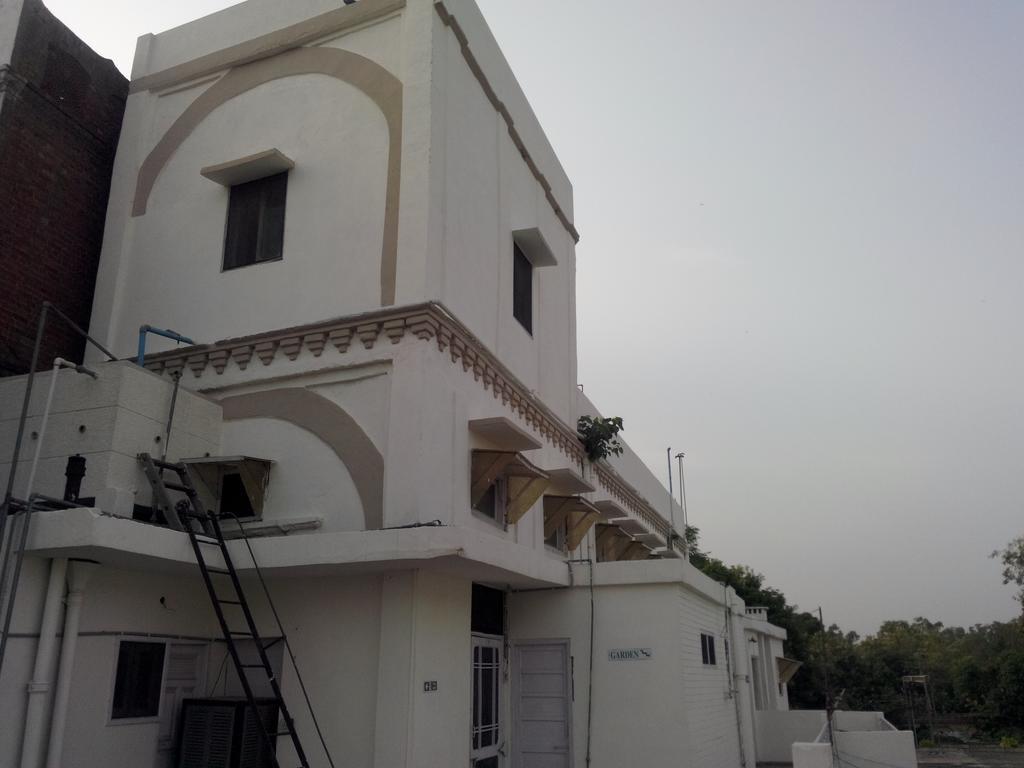 Tourist Guest House Amritsar Exteriör bild