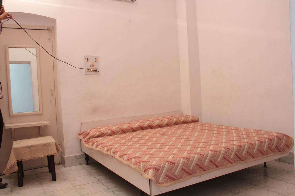Tourist Guest House Amritsar Rum bild